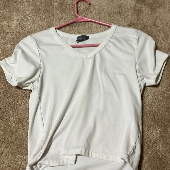 white basic top - Picture 1 of 1